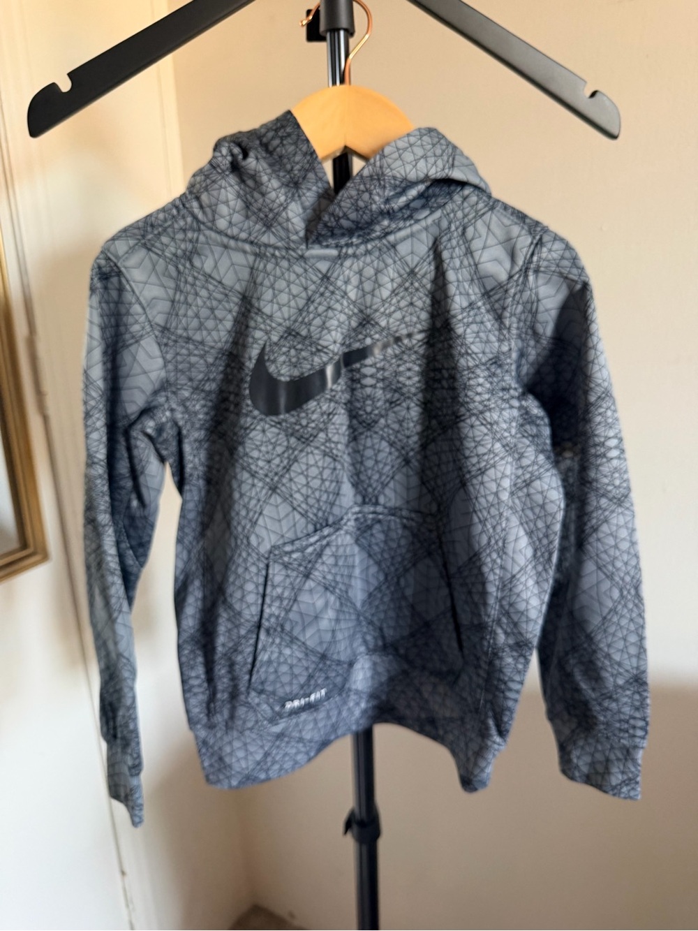 Nike Dri-FIT Kids Pullover Hoodie – Size Small 4–5